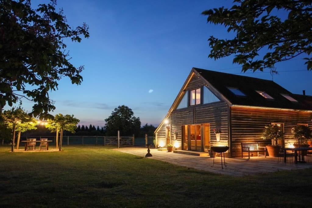 Moonlight Barn Villa Ascot  Luaran gambar